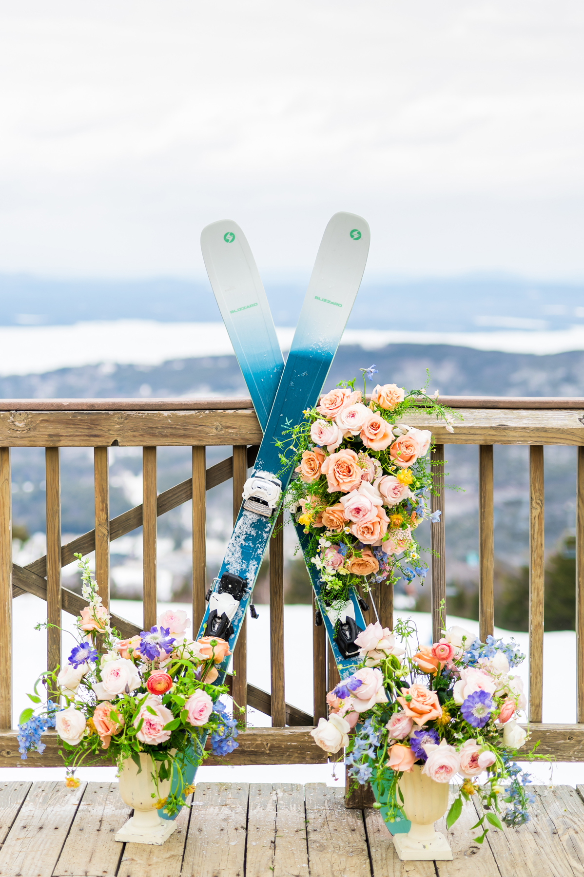 STOWE VERMONT WEDDING FLORAL ARCH